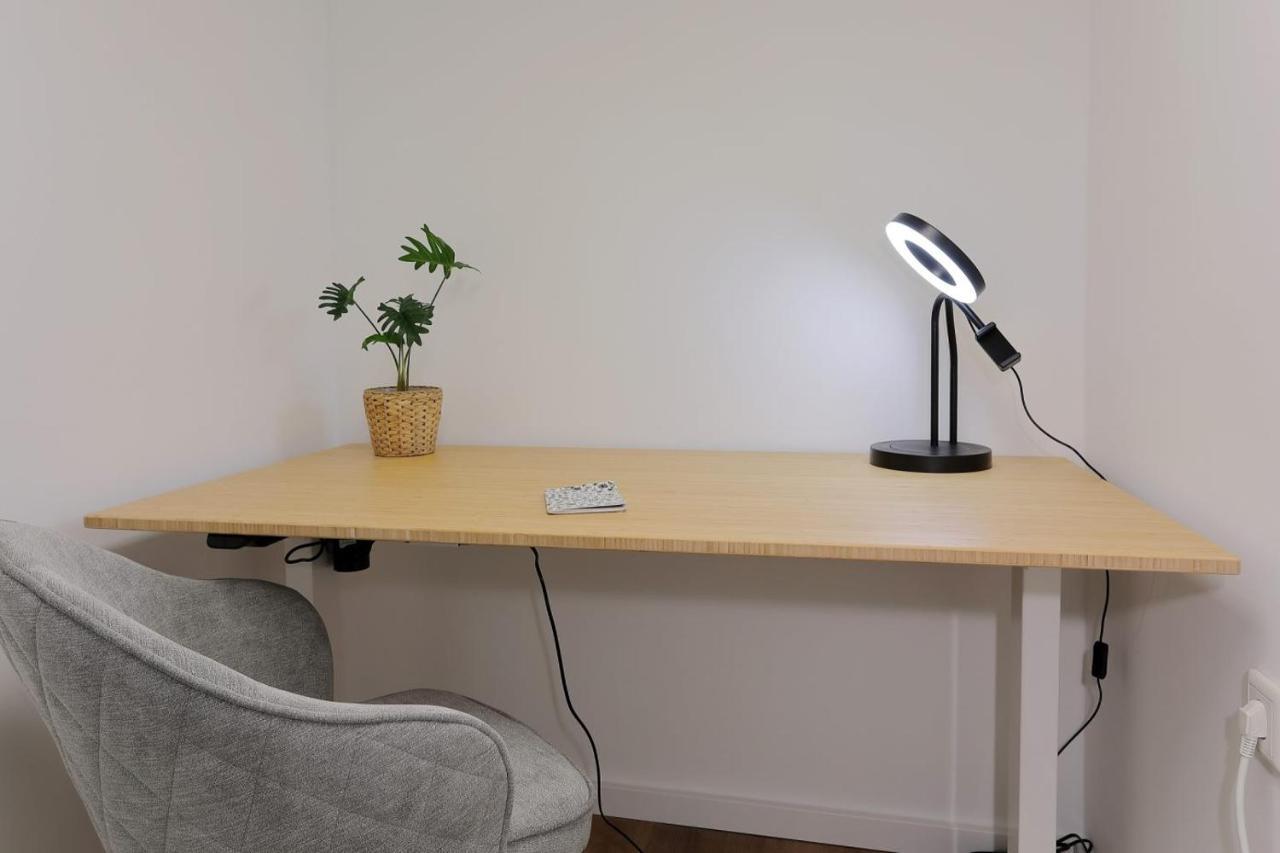'Traveller Lodge' Grosszuegiges Apartment - 3 Bedroom 10Min To Hbf, Full Kitchen, Homeoffice, Netflix, Wifi Dusseldorf Ngoại thất bức ảnh